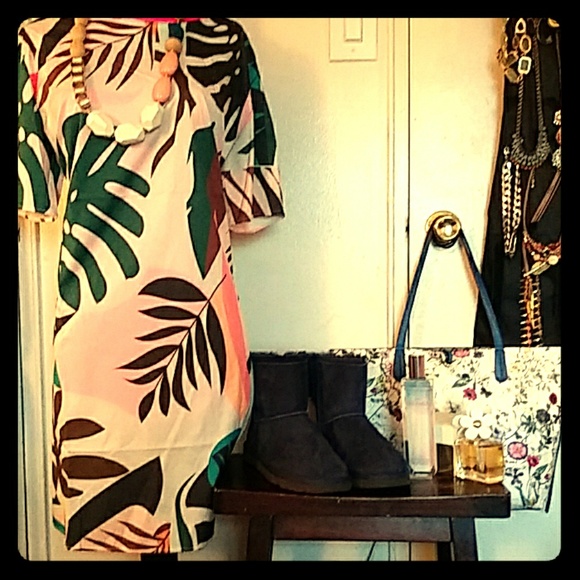 Short blue Uggs - Picture 1 of 6